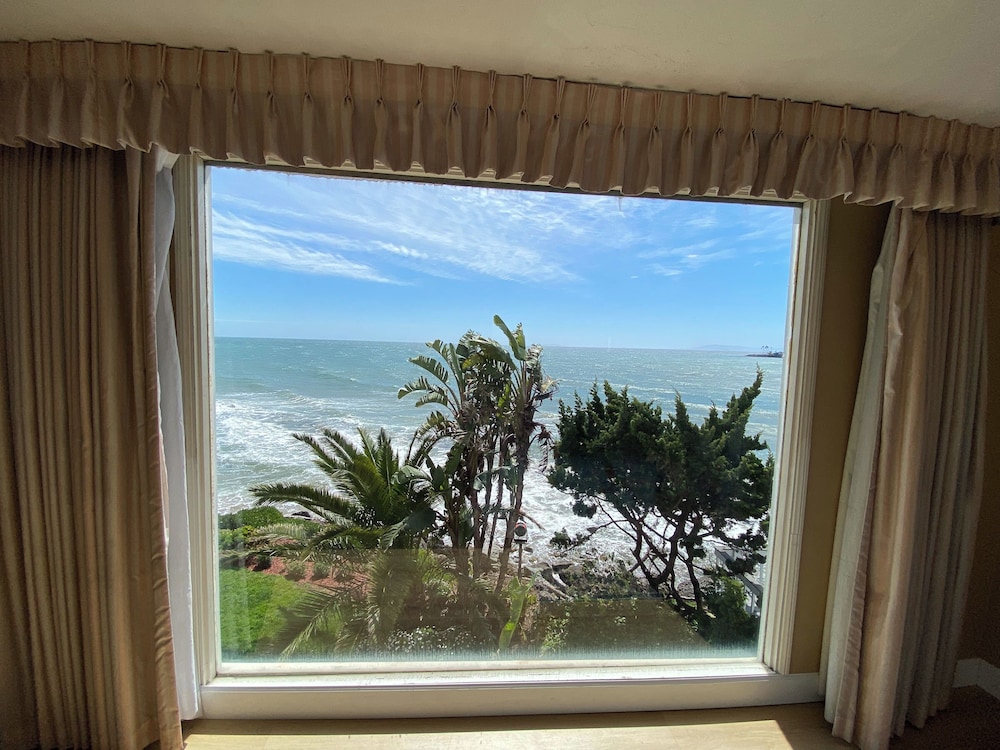 Cliff House Inn 45/71