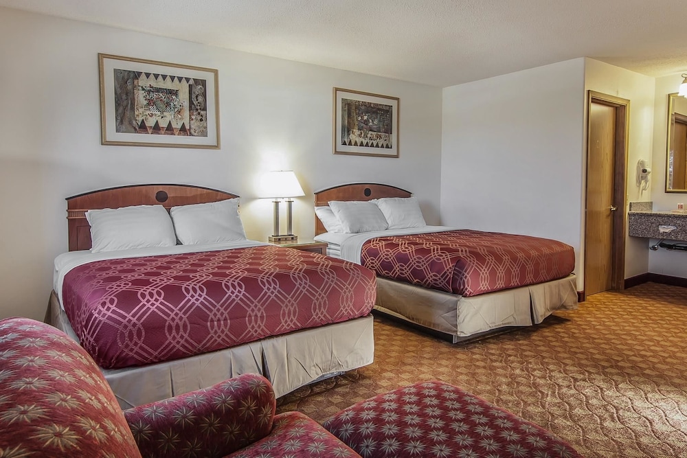 Econo Lodge Inn & Suites Madras 16/41