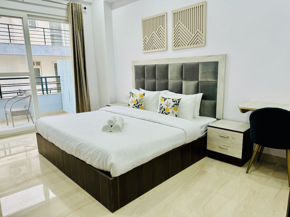 ZEN Suites Golf Course Road 25/50