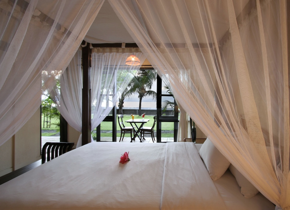 Nugraha Lovina Seaview Resort & Spa 24/69