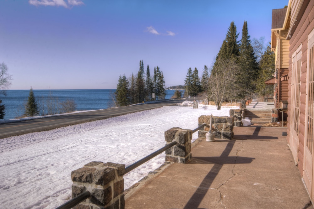Cascade Lodge 27/50