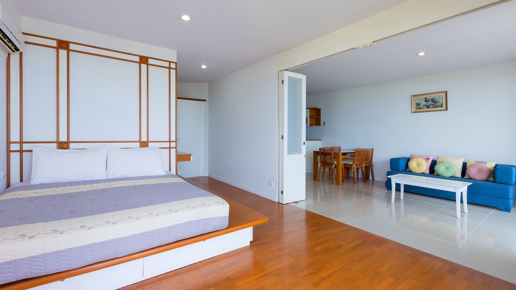 شقة بسرير مزدوج وسريرين منفصلين بإطلالة على البحر بغرفتي نوم، Baan Poolom Beachfront Condominium 6/7