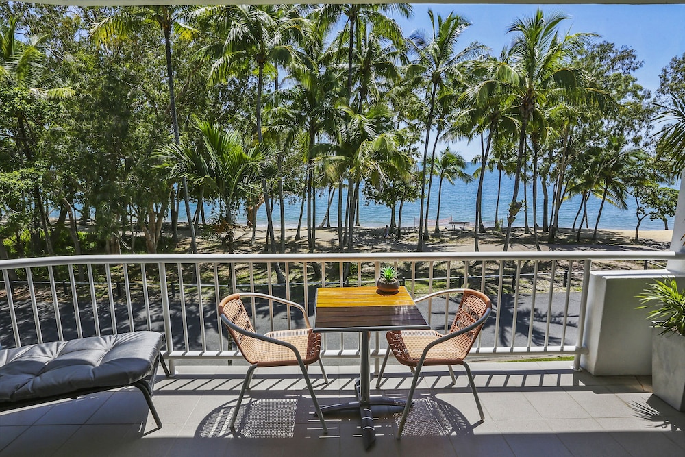Agincourt Beachfront Apartments 50/72