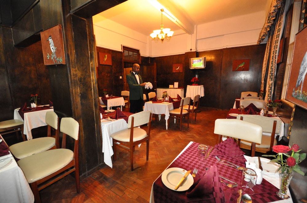 OAKWOOD HOTEL 44/53