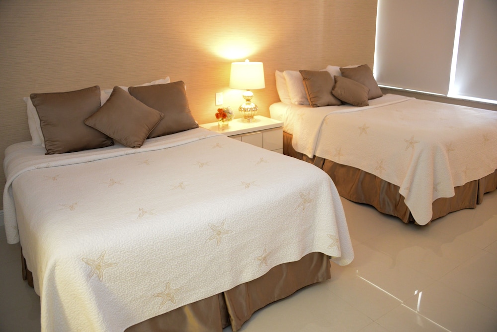 The Alexander All Suite Oceanfront Resort 23/50