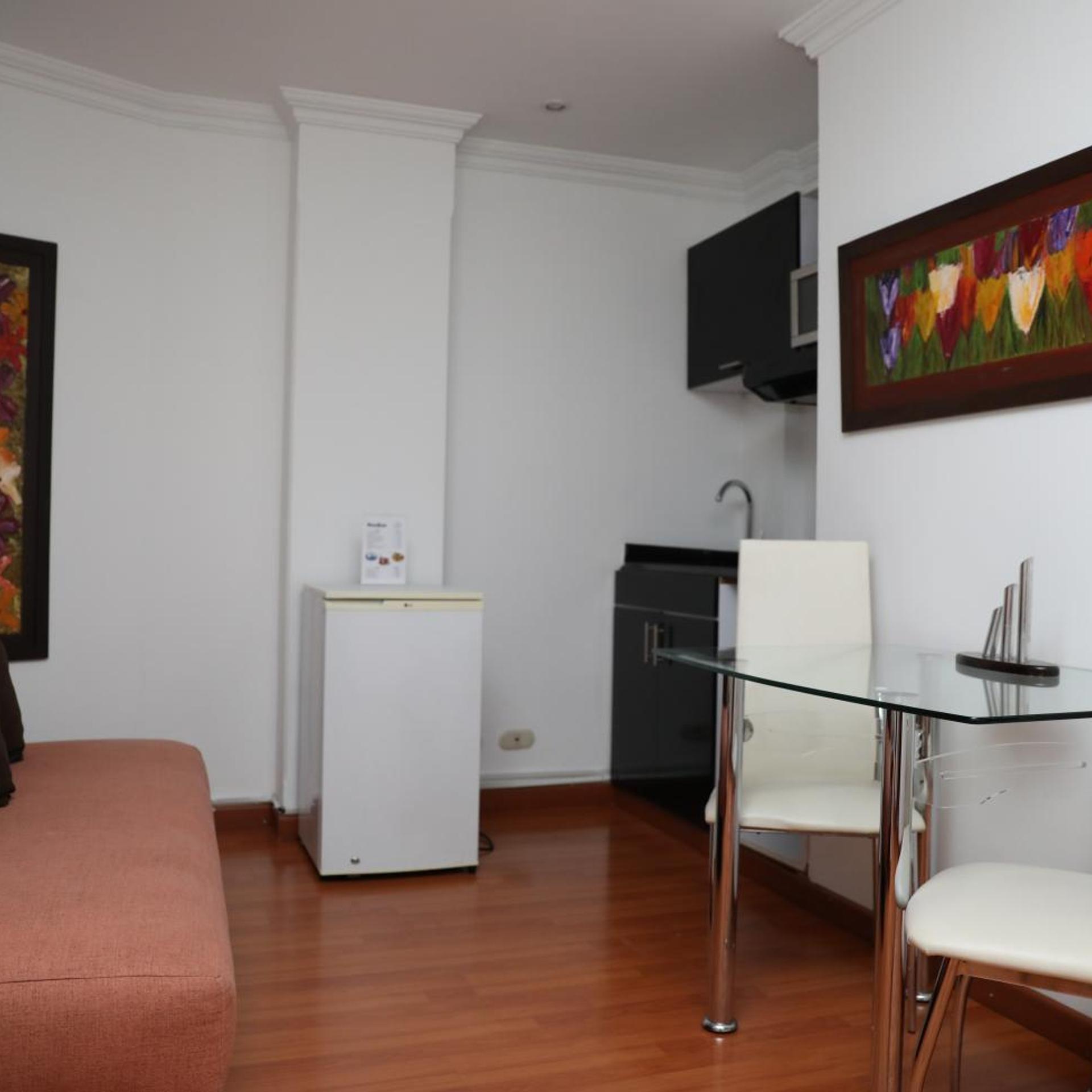 Suites 108 48/55