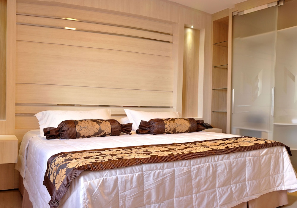 Megal Suites Hotel 10/45