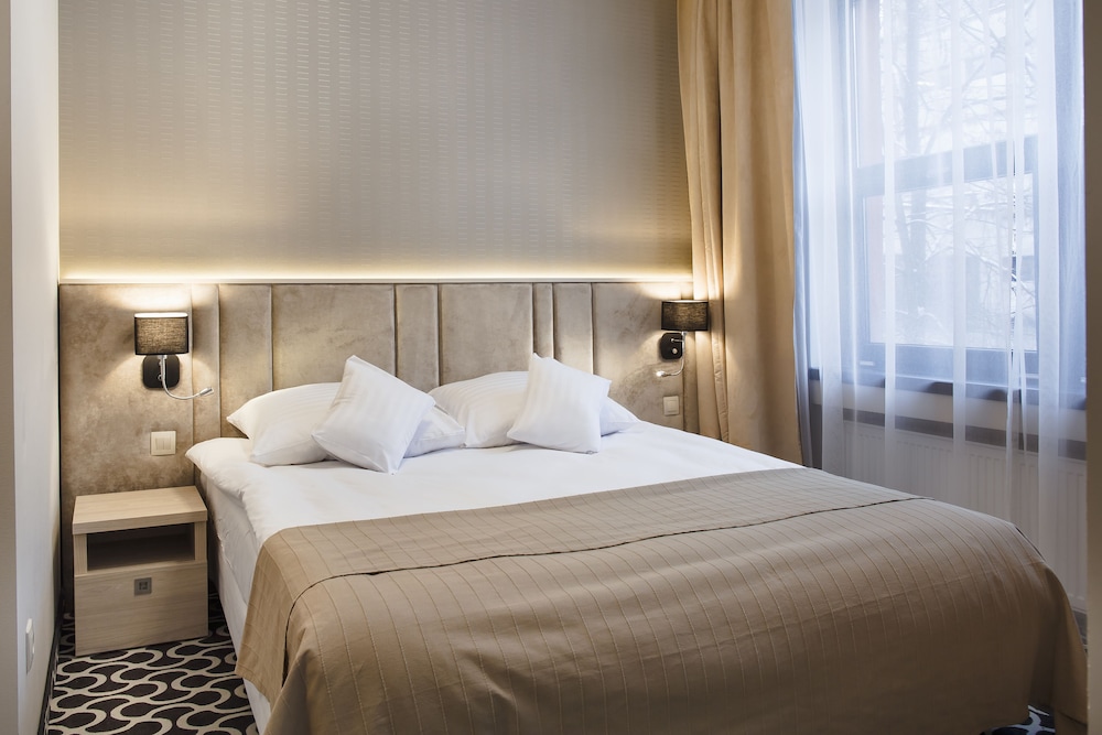 Art Hotel Sosnowiec 9/65