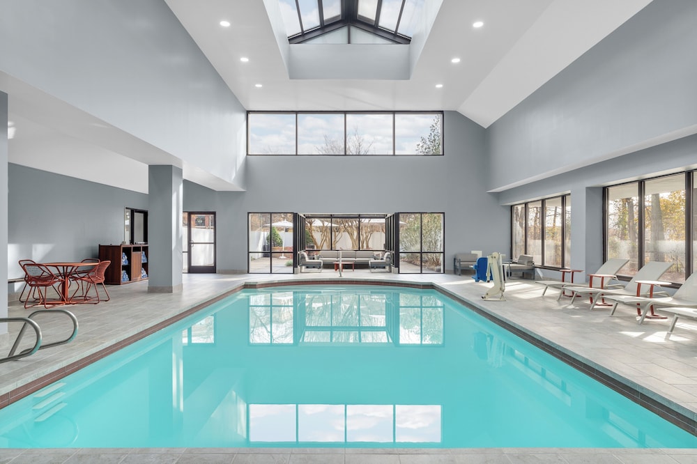 swimming pool spa