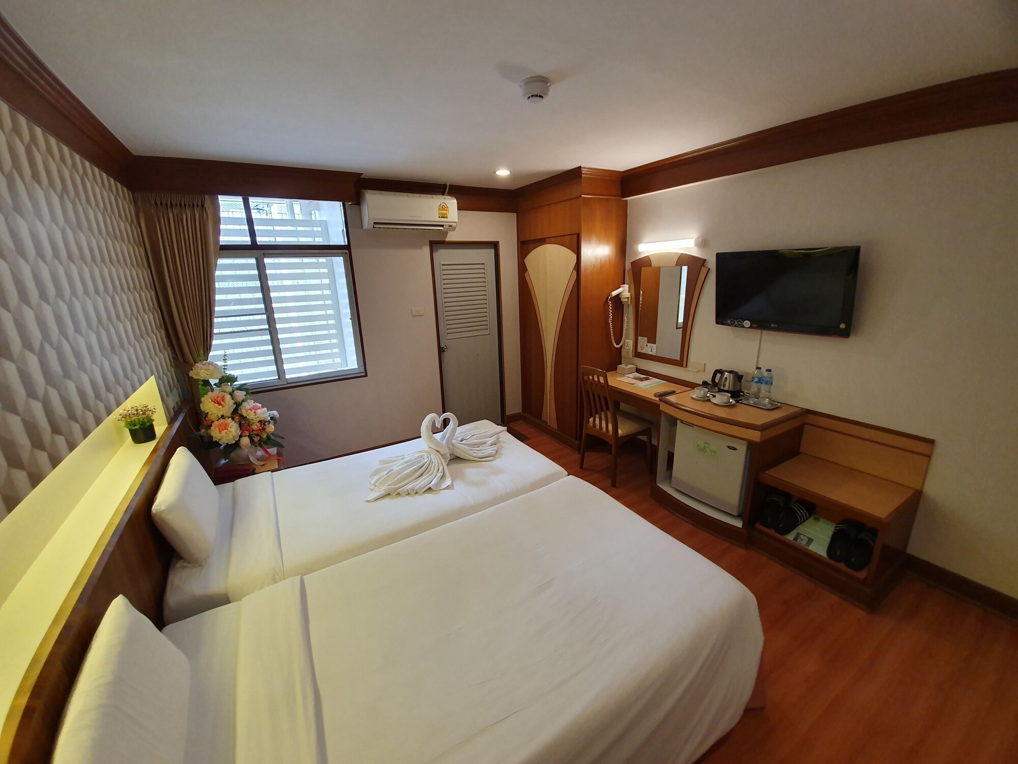 STANDARD, TWIN BEDS