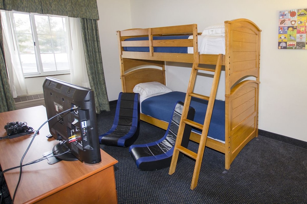 Holiday Inn Express Suites St Joseph 49/69