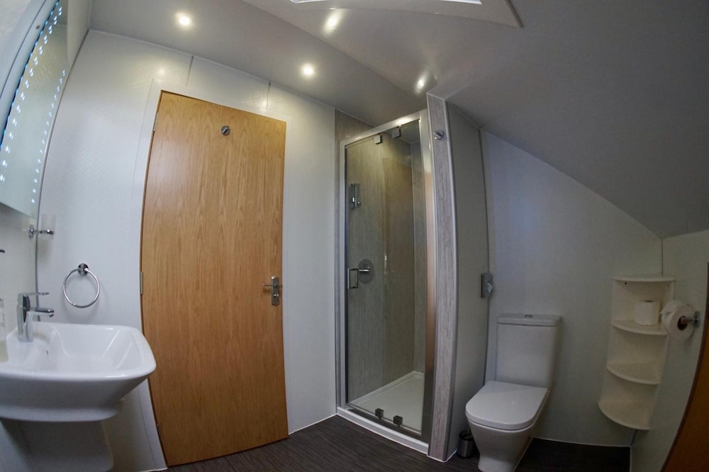Karrawa Guest House 59/65