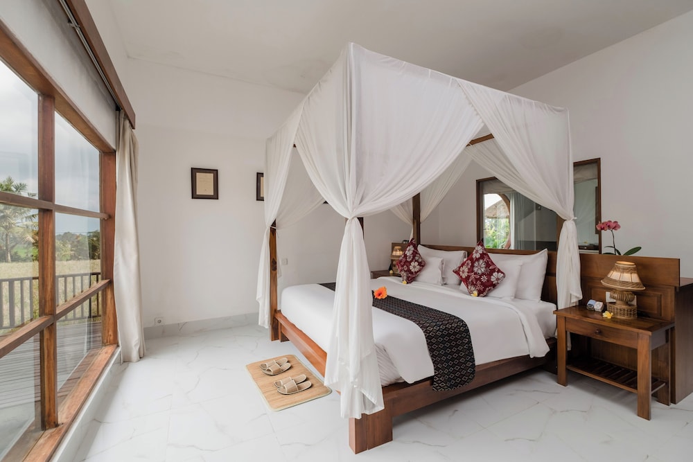 GRAND PADDY VIEW POOL VILLA