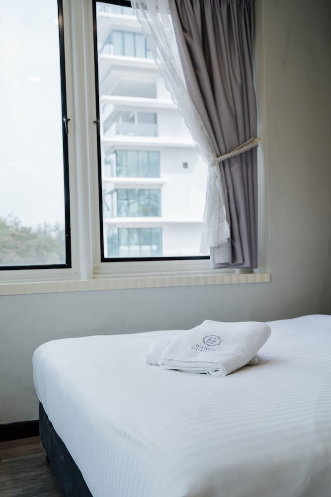 Wang's Hotel Gurney Drive 28/55