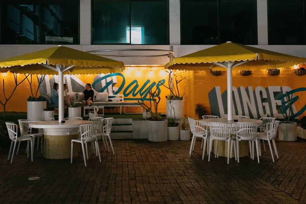 INDIAN OCEAN HOTEL 43/55