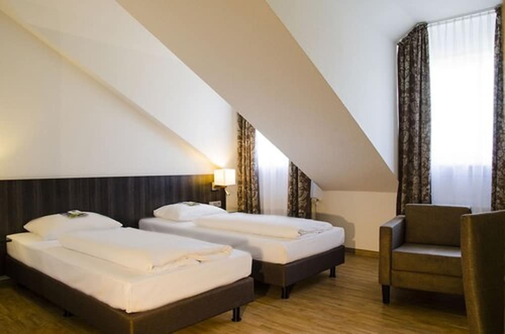 GHOTEL HOTEL & LIVING KIEL 34/73