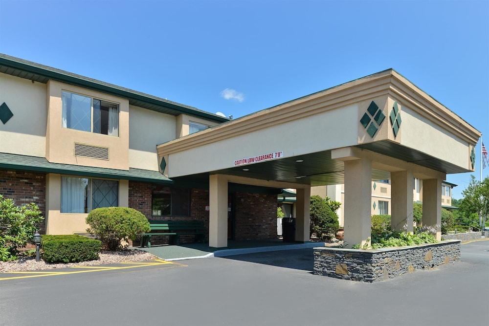 Americas Best Value Inn New Paltz 3/36
