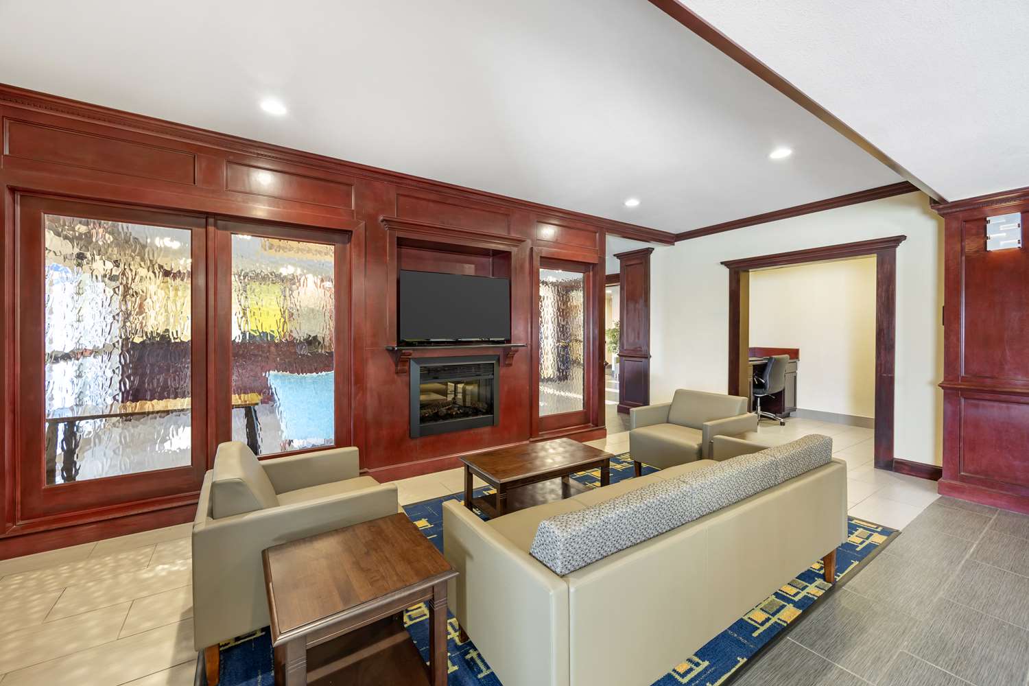 Best Western Plus Pratt 10/16