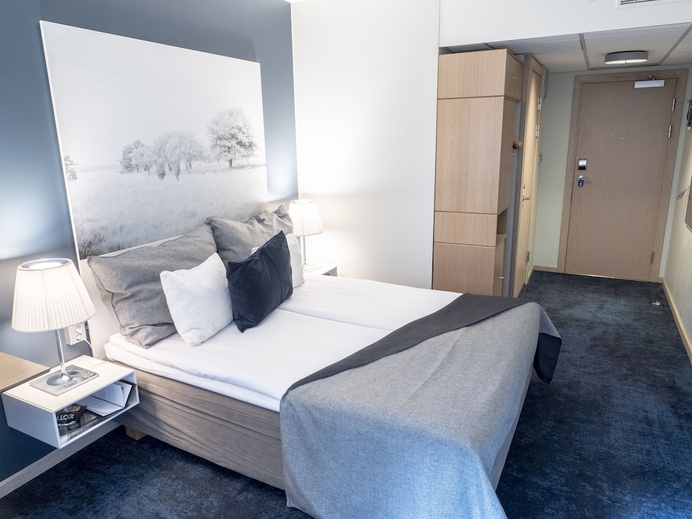 COMPACT, DOUBLE BED