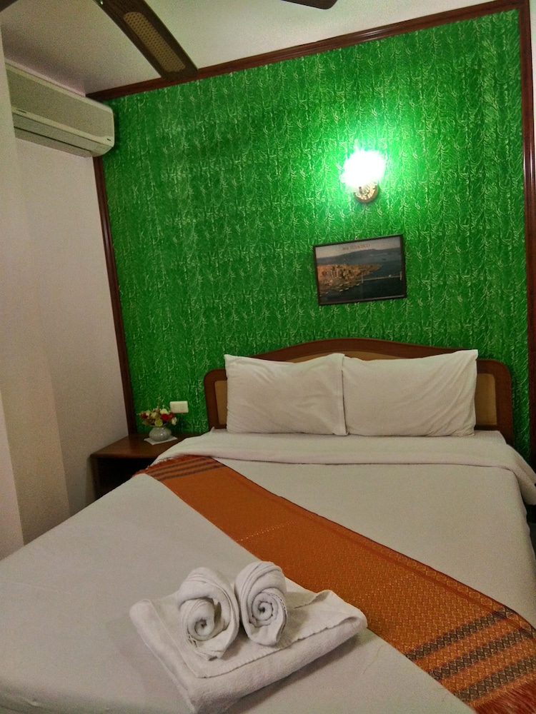SUPERIOR SINGLE ROOM