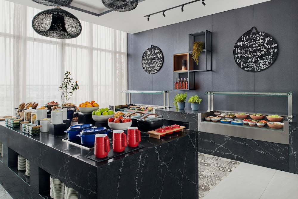 Movenpick Jumeirah Village Triangle 64/82