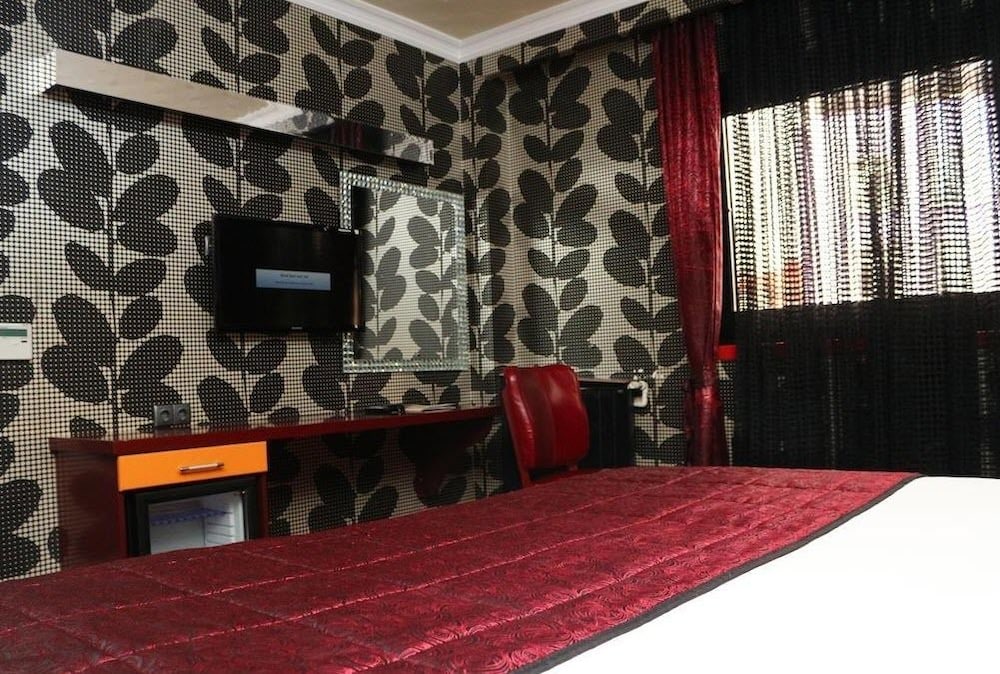 Murat Otel 24/28