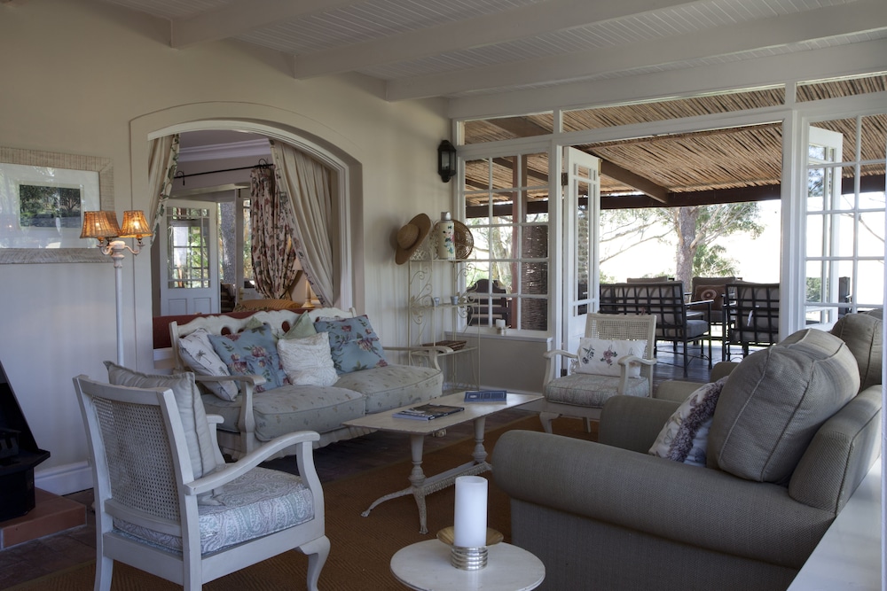 Blue Gum Country Estate 64/89