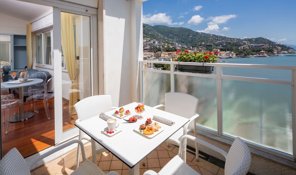Best Western Plus Tigullio Royal Hotel 61/64