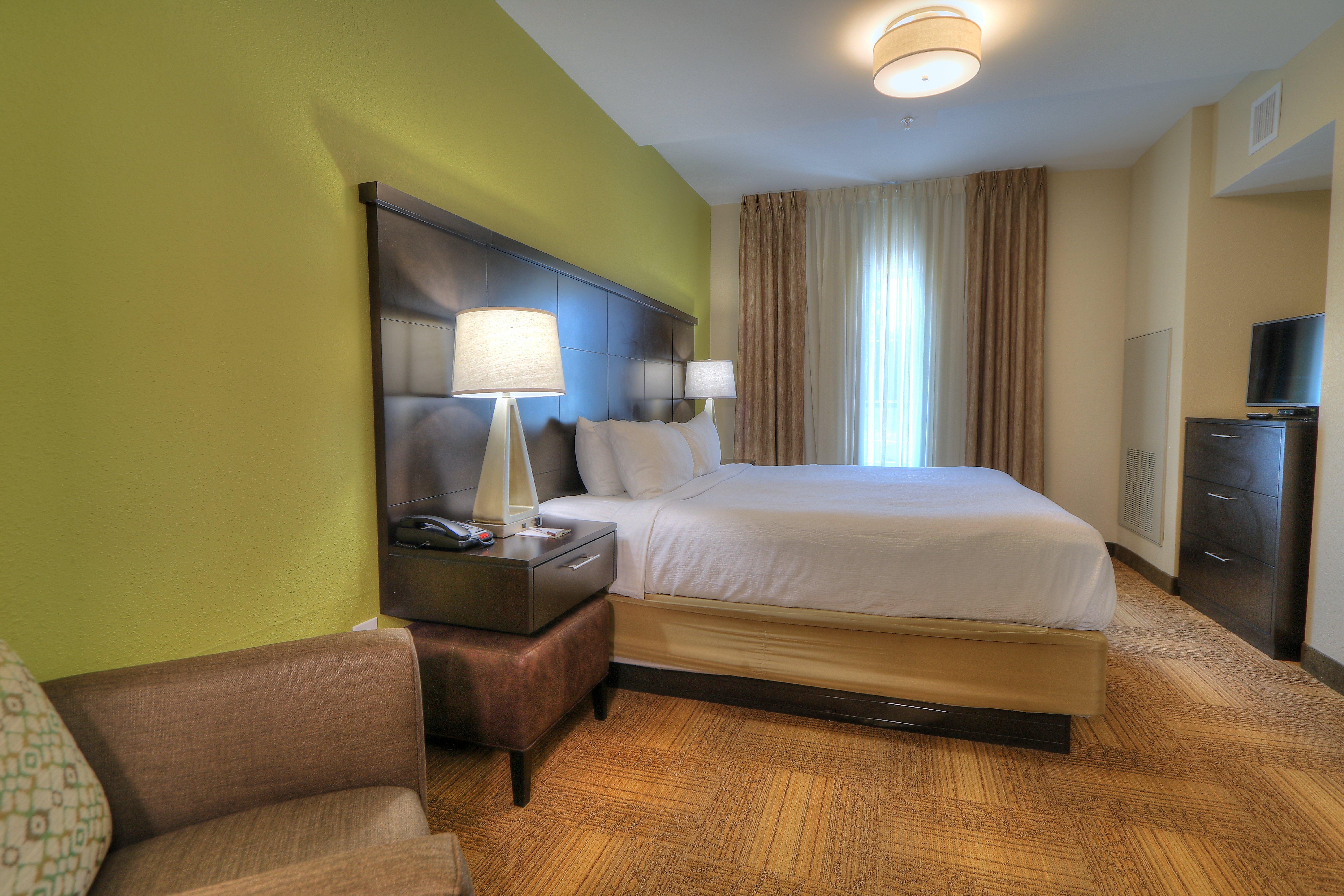 1 Bedroom, Suite, Pond View, Sofa, Kitchen