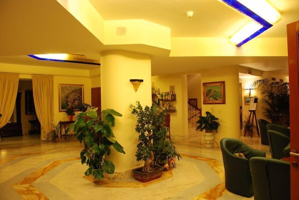Johanna Park Hotel 36/47