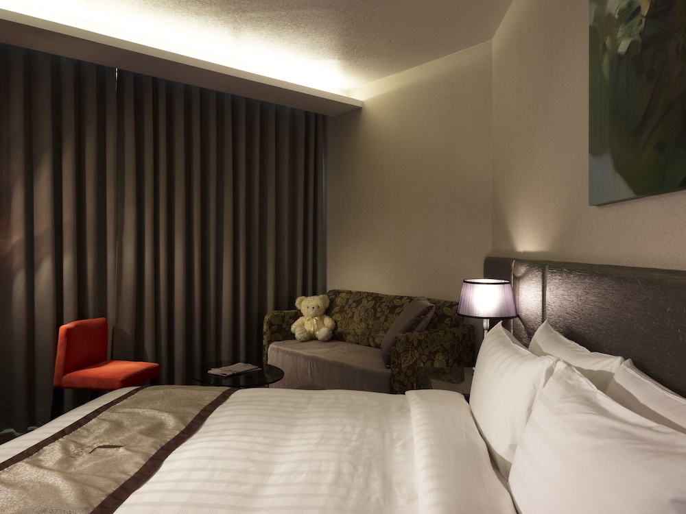 The Loft Hotel 25/75