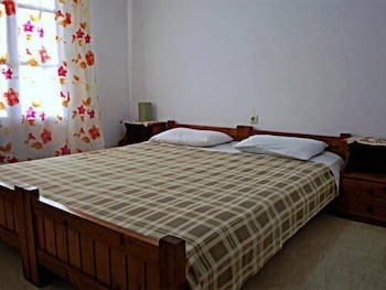 Koula Apartments 11/47