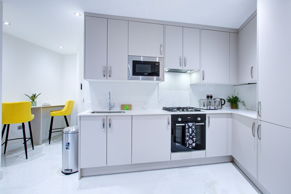 HybridResi Uxbridge 34/47