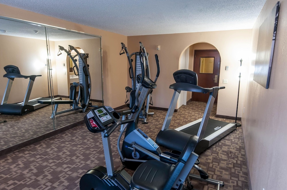 Comfort Inn North Conroe, TX 30/48