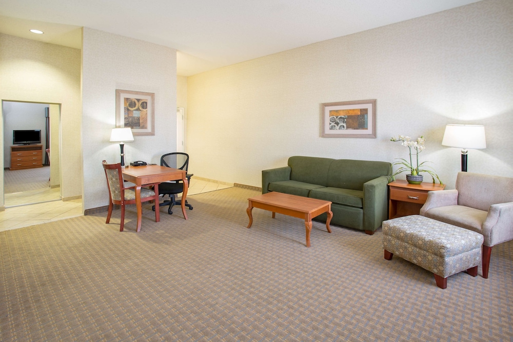 Hampton Inn Santa Rosa 18/31