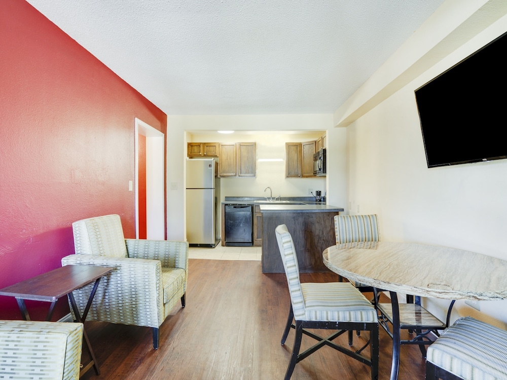OYO Hotel Wade/Fayetteville I-95 South 44/81