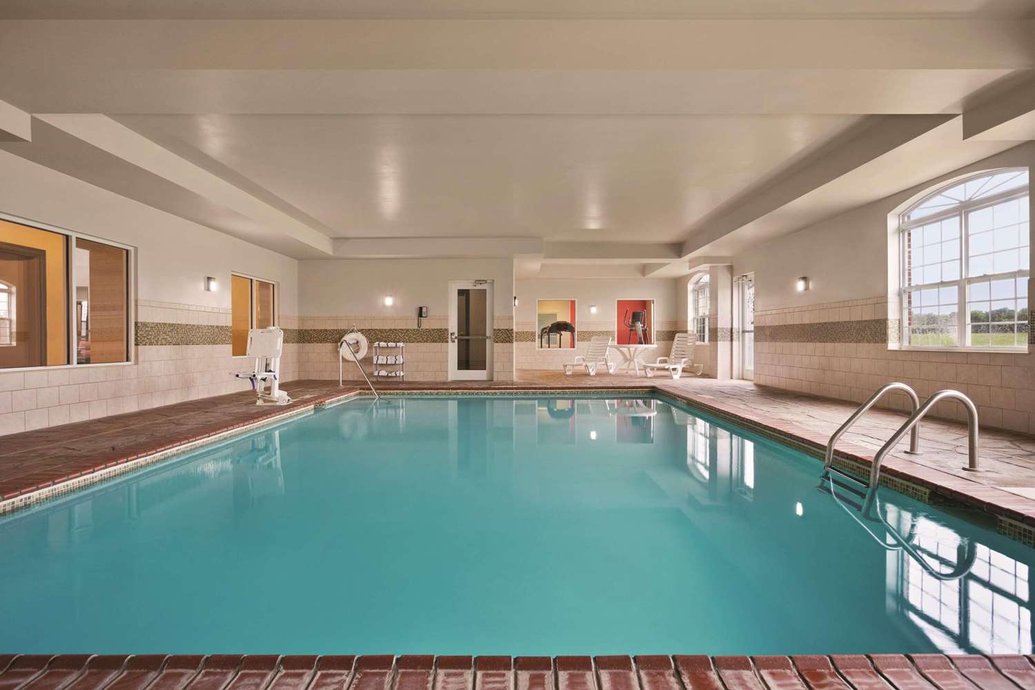 Country Inn & Suites By Radisson, Bowling Green, KY 6/12