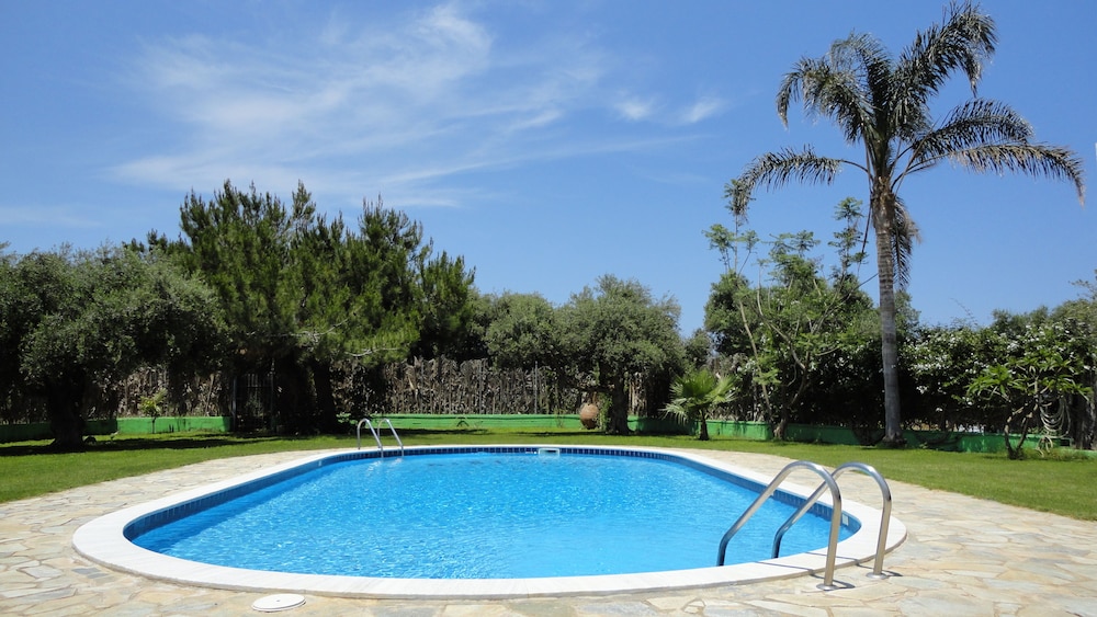 Ibiscus Hotel Malia 57/61
