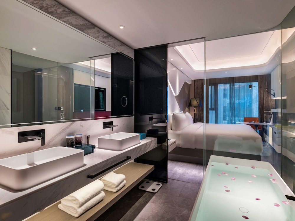 Novotel Yangzhou Slender West Lake 57/60