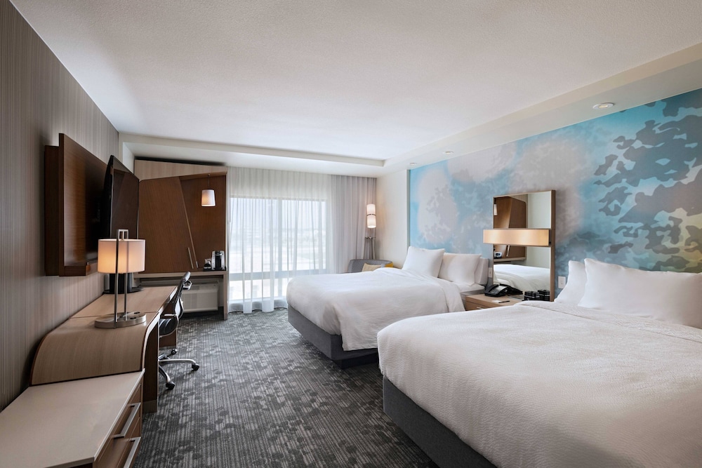Courtyard by Marriott Dallas Grand Prairie 10/44