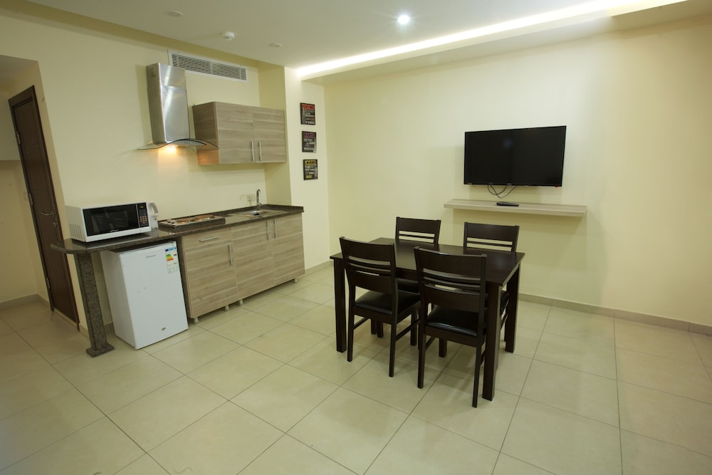Lujain Hotel Suites 45/50