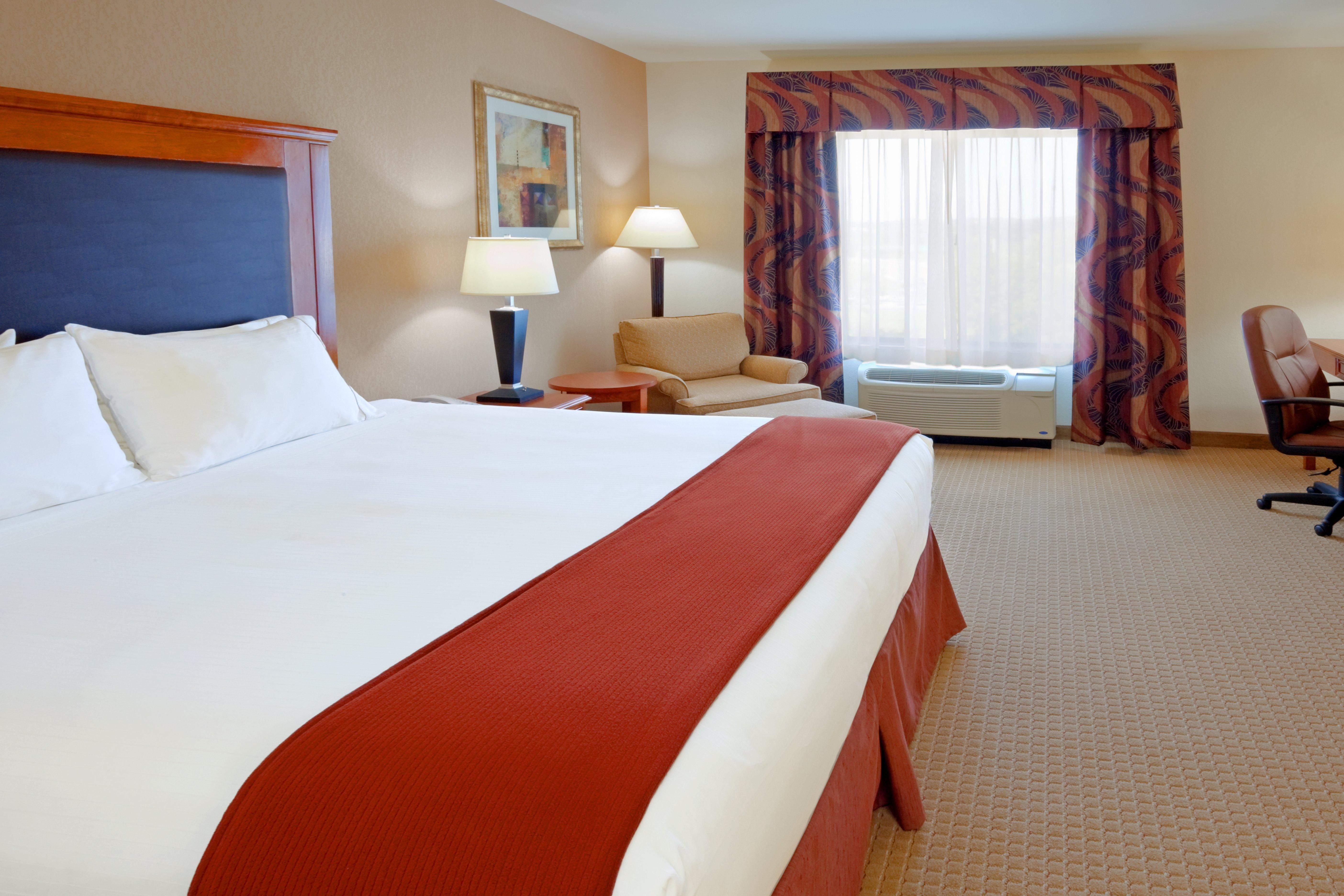 غرفة قياسية بسرير مزدوج، Holiday Inn Express Hotel Suites Latham 2/2