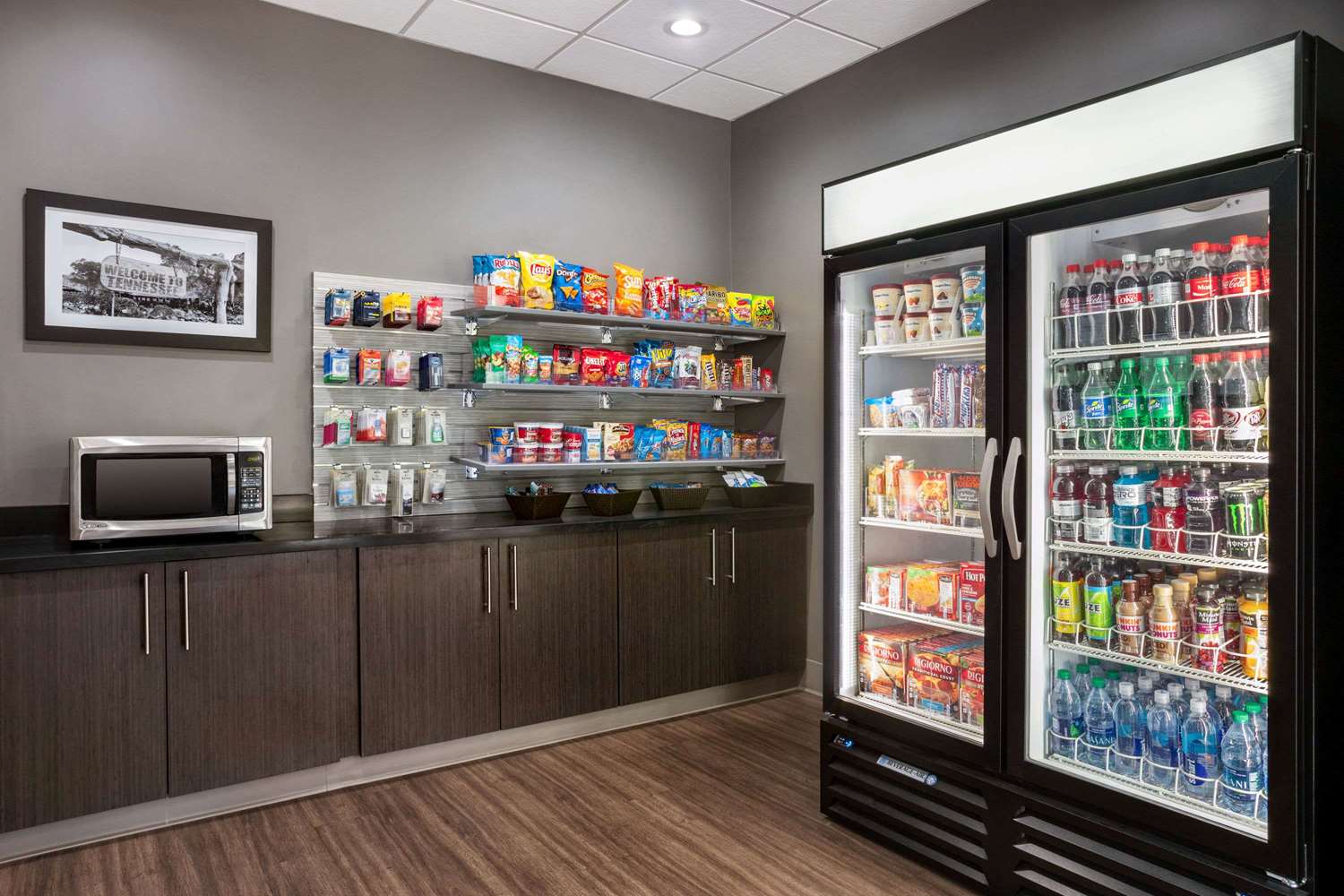 Days Inn & Suites by Wyndham Murfreesboro 3/19