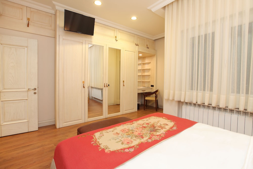 Lir Residence Suites 18/43