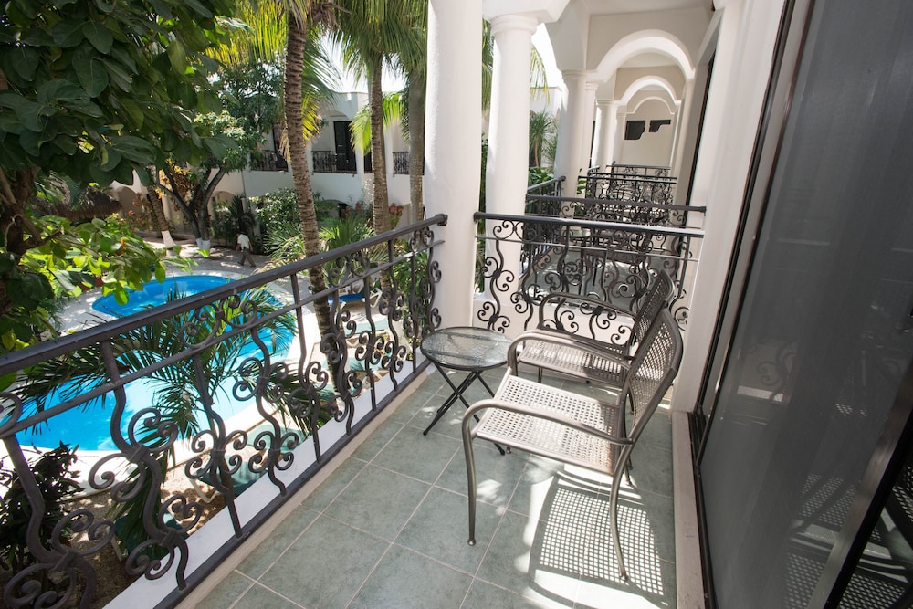 swimming pool spa