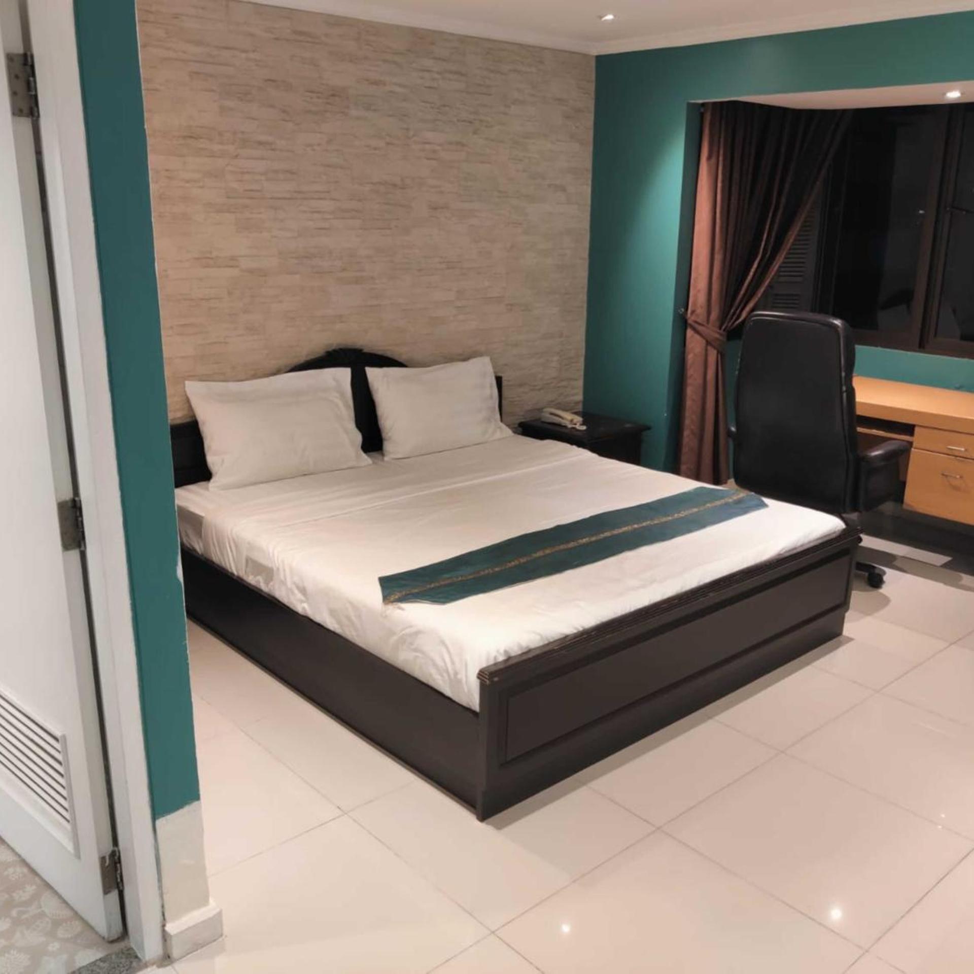 2 Bedrooms, Suite