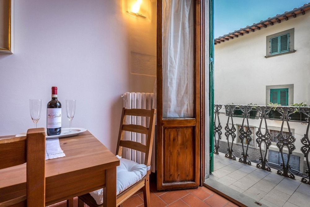 Classic Tuscany Apartment B 14/19