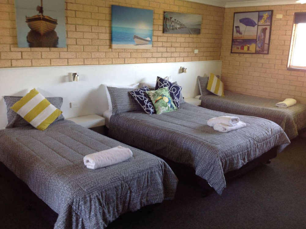 Avlon Gardens Motel And Holiday Houses 15/50