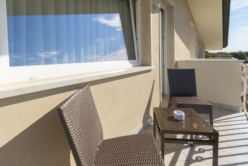 Hotel Villa Tiziana 42/50