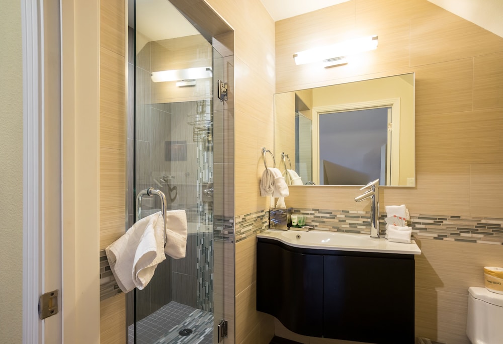 Rio Vista Inn & Suites Santa Cruz 67/73